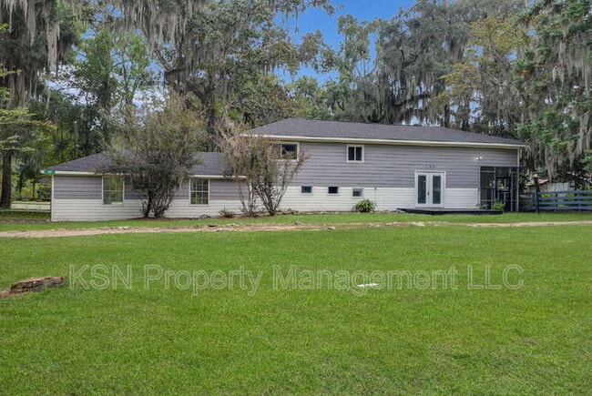 130 Salt Creek Rd in Savannah, GA - Foto de edificio - Building Photo