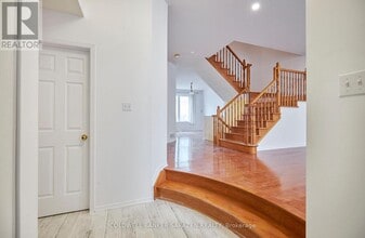 198 Annapolis Cir in Ottawa, ON - Building Photo - Building Photo