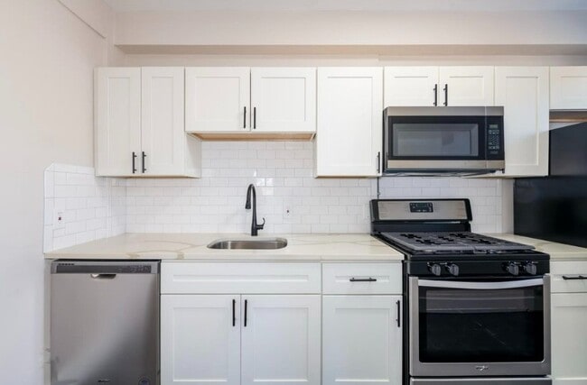 5616 Pershing Ave in St. Louis, MO - Building Photo - Building Photo