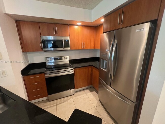 property at 3410 Pinewalk Dr N