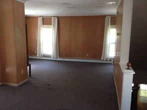 15 Park St, Unit B in Orono, ME - Foto de edificio - Building Photo