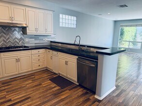 2872 La Plata Dr in Camarillo, CA - Building Photo - Building Photo