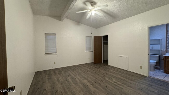 4904 Grapeland Dr in El Paso, TX - Foto de edificio - Building Photo