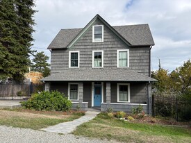 1104 Madison St in Port Townsend, WA - Building Photo