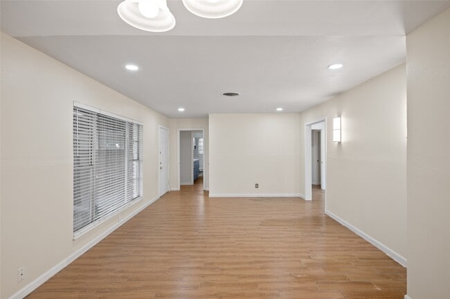 3835 Tartan Ln