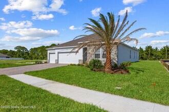 6266 Moonrise Dr in Merritt Island, FL - Building Photo - Building Photo