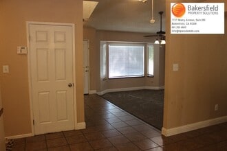 4512 Gorbett Ln in Bakersfield, CA - Building Photo - Building Photo