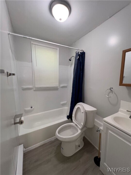 123 Gibson St in Buffalo, NY - Building Photo