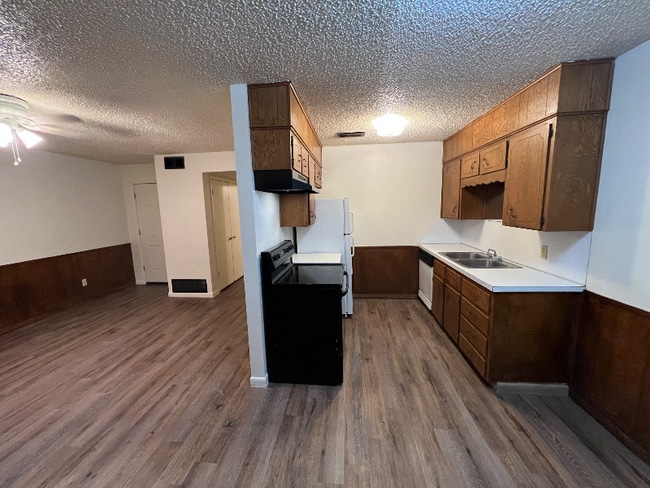 1702 Kirk Ave, Unit 101 in Killeen, TX - Foto de edificio - Building Photo