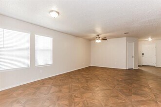 2109 Doecrest Dr in Denton, TX - Building Photo - Building Photo