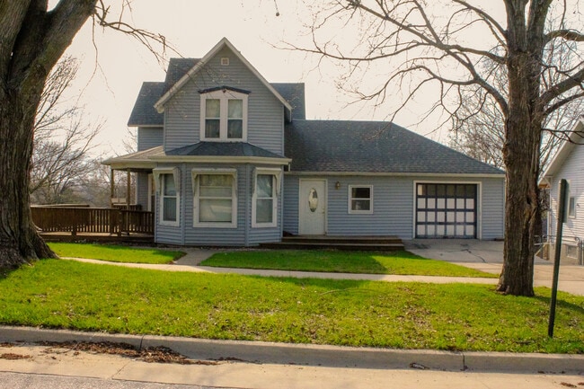 property at 610 N Chestnut