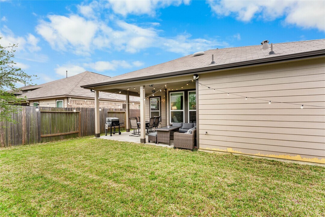 1855 Cypress Canyon Trail in Conroe, TX - Building Photo