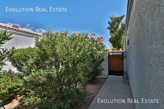 1542 E Beacon Dr in Gilbert, AZ - Building Photo - Building Photo