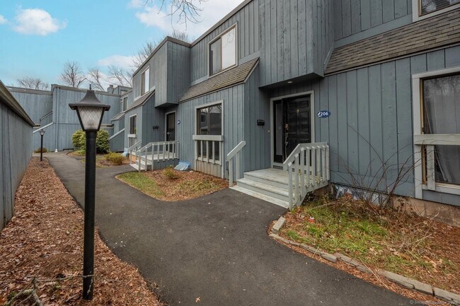 206 Plymouth Colony in Branford, CT - Building Photo - Building Photo