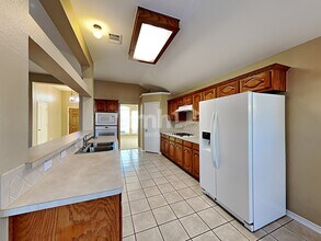 2710 Beacon Hill Dr in Rockwall, TX - Foto de edificio - Building Photo