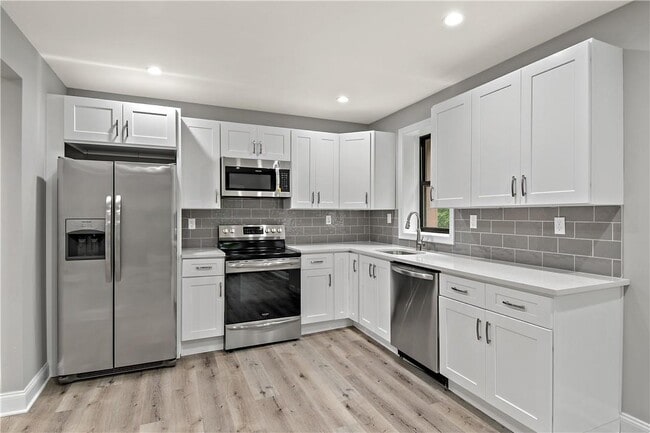 property at 122 Commerce St