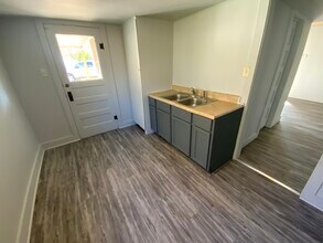 15 E Voorhees St in Danville, IL - Building Photo - Building Photo