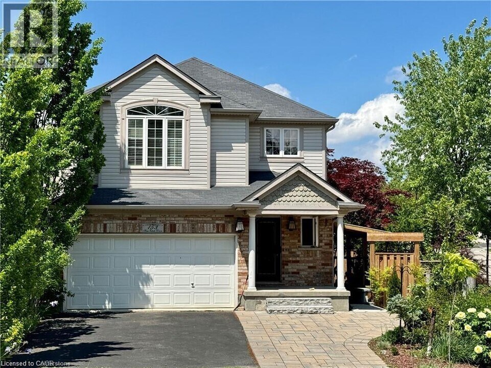 153 Sims Estate Dr in Kitchener, ON - Building Photo
