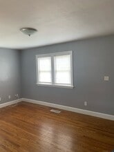18 Woodmont Rd in West Haven, CT - Building Photo - Building Photo