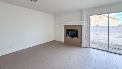 2316 Pine Bluff Ct in Las Vegas, NV - Building Photo - Building Photo