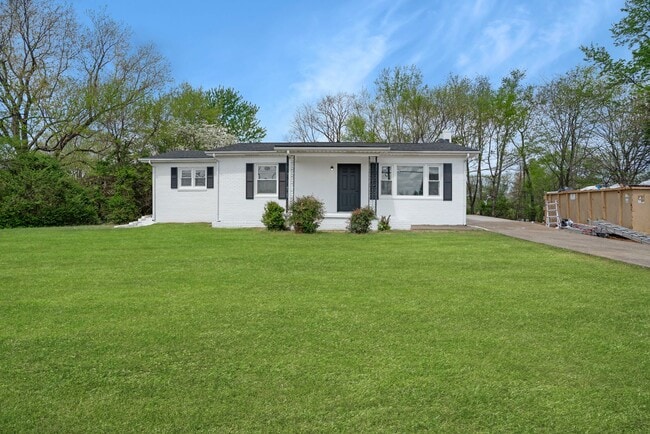 1857 Memorial Dr in Clarksville, TN - Foto de edificio - Building Photo