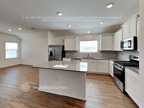 10517 Steinbeck Dr in Austin, TX - Building Photo - Building Photo