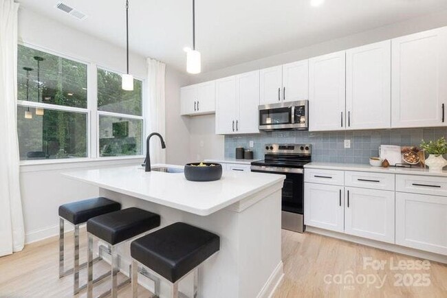 6323 Carver Blvd in Charlotte, NC - Building Photo - Building Photo