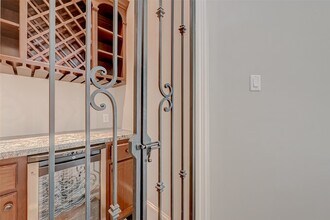 7619 Pine Ridge Terrace Rd in Houston, TX - Building Photo - Building Photo