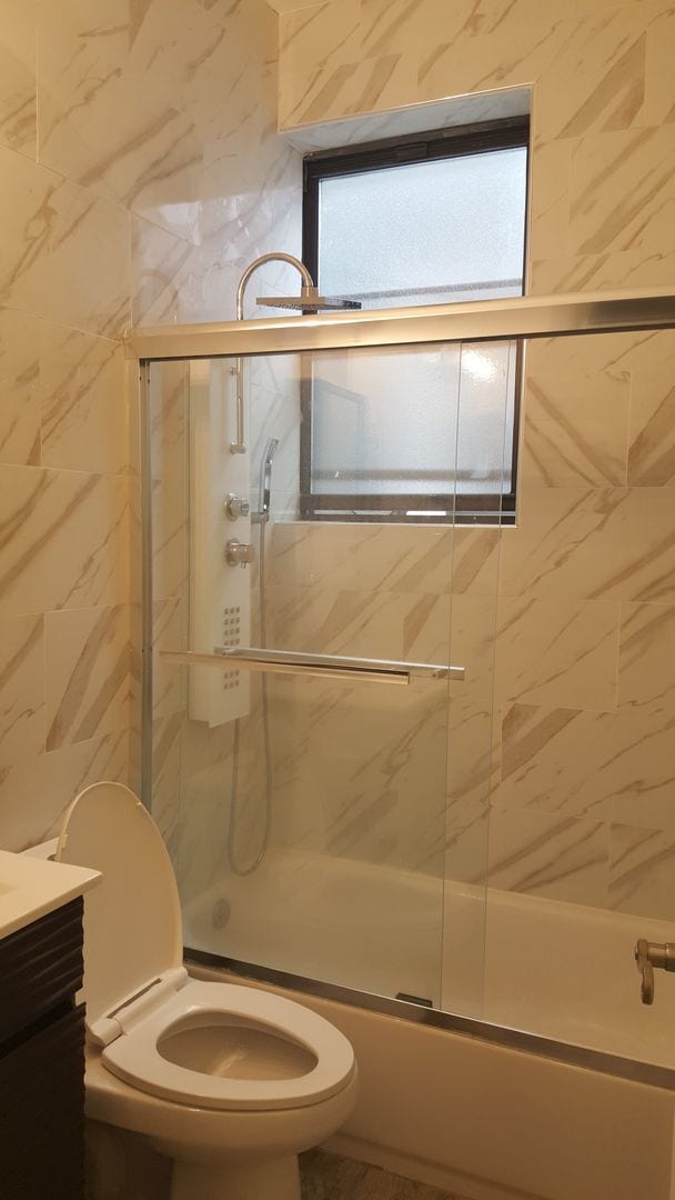 124-14 Metropolitan Ave in Queens, NY - Building Photo - Building Photo