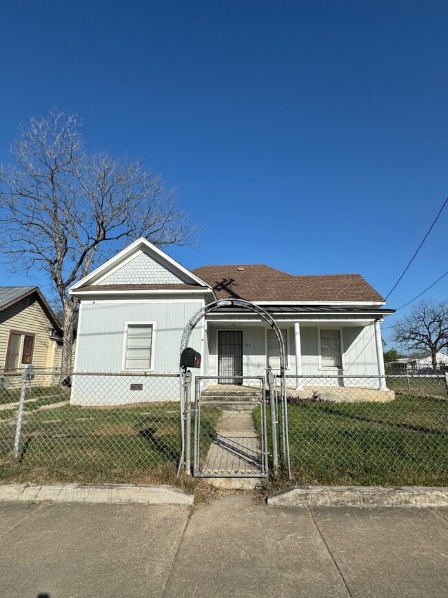 318 Pleasanton Rd in San Antonio, TX - Building Photo - Building Photo