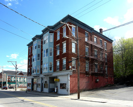 122 N Main St in Woonsocket, RI - Building Photo - Building Photo