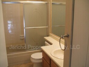 1250 S Flower Cir in Lakewood, CO - Building Photo - Building Photo