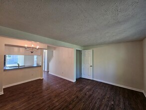 9432 Lexington Cir in Charlotte, NC - Building Photo - Building Photo