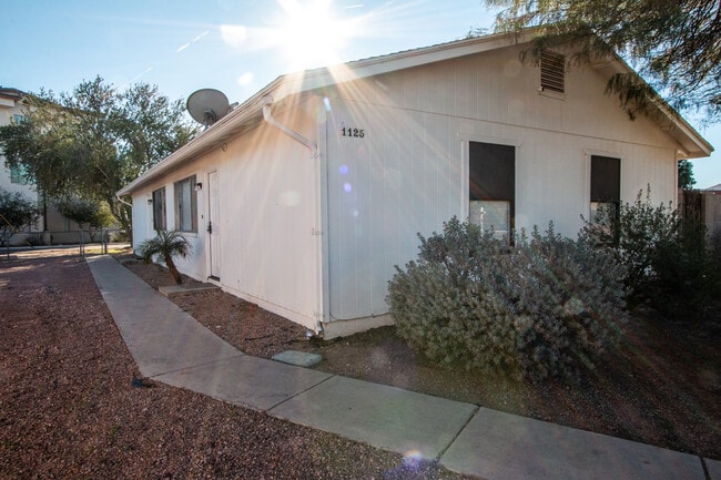 property at 1125 N Oleander St