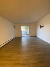 1980 Axtell Dr in Troy, MI - Building Photo - Building Photo