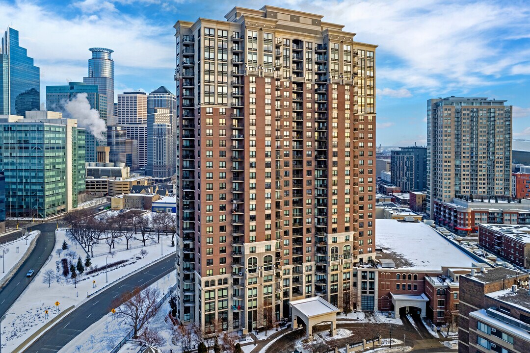 Grant Park in Minneapolis, MN - Building Photo