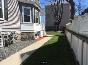 21 Pear St in Fall River, MA - Building Photo - Building Photo