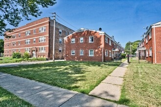 128 N Menard Ave in Chicago, IL - Building Photo - Building Photo