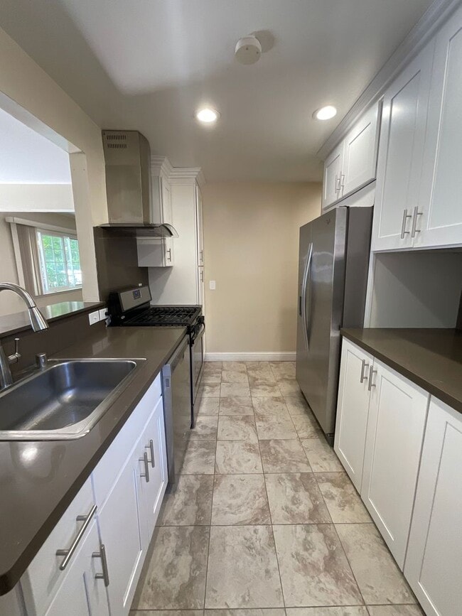 property at 80 Murlagan Ave