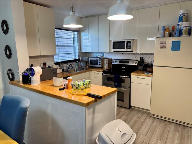 7747 SW 86th St in Miami, FL - Building Photo - Building Photo