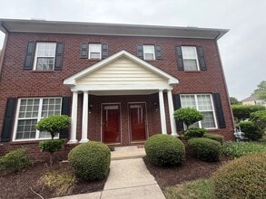 5813 Ludington Dr in Virginia Beach, VA - Building Photo - Building Photo