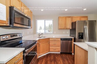 8523 160th St Ct E in Puyallup, WA - Foto de edificio - Building Photo