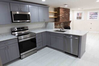 411 10th St NE, Unit 411 in Washington, DC - Building Photo - Building Photo