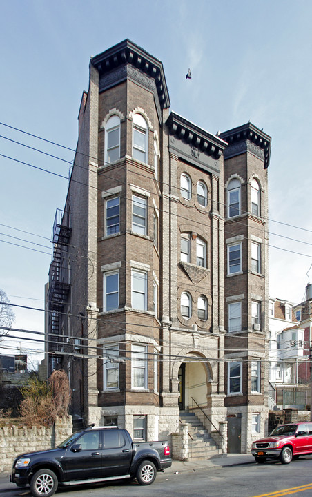 108-110 Buena Vista Ave in Yonkers, NY - Building Photo