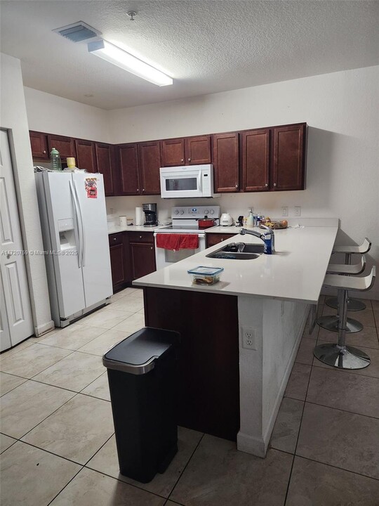 260 NW 109th Ave, Unit 221 in Miami, FL - Building Photo