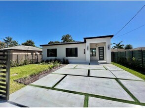 8880 SW 126th Terrace in Miami, FL - Building Photo - Building Photo