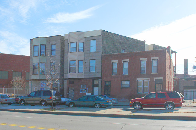 2611 W Ogden Ave in Chicago, IL - Building Photo - Building Photo