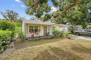 2348 37th St S in St. Petersburg, FL - Building Photo