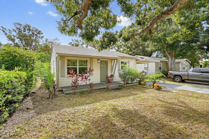 2348 37th St S in St. Petersburg, FL - Building Photo