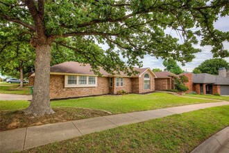 5917 Kesler Dr in Arlington, TX - Building Photo - Building Photo